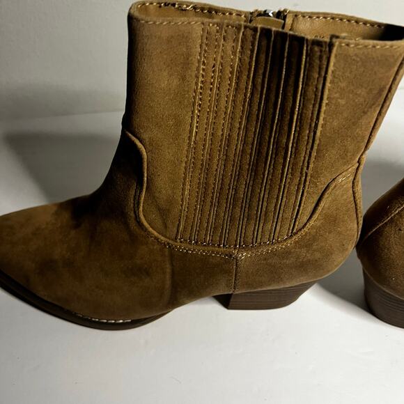 Universal Thread Women's Western Boots Tan Brown Faux Suede Leather Size 8.5 - Picture 13 of 16